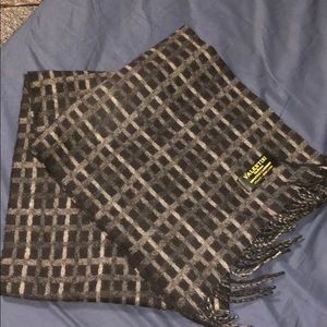 Italian cashmere scarf